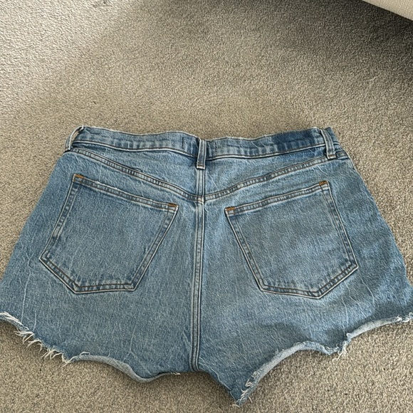 Abercrombie and Fitch High-Rise Mom Shorts, Curve Love, Medium Wash - Picture 2 of 4